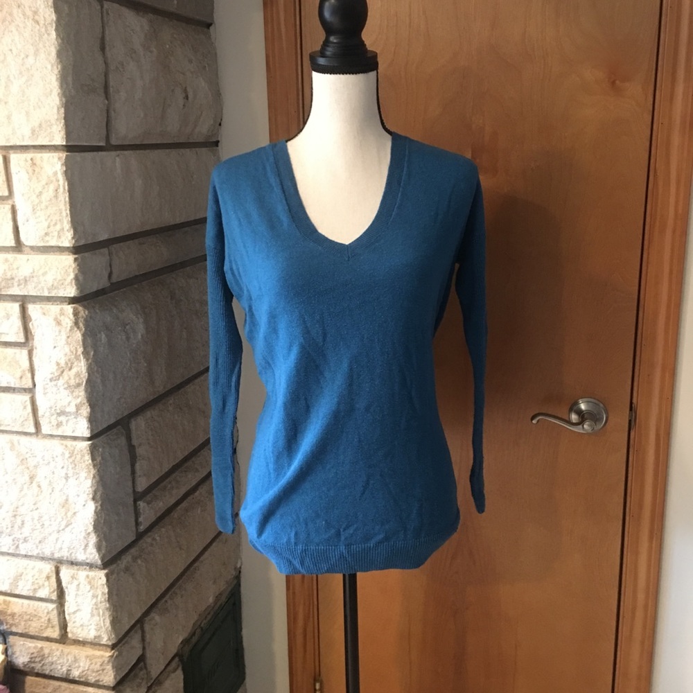 Teal v-neck